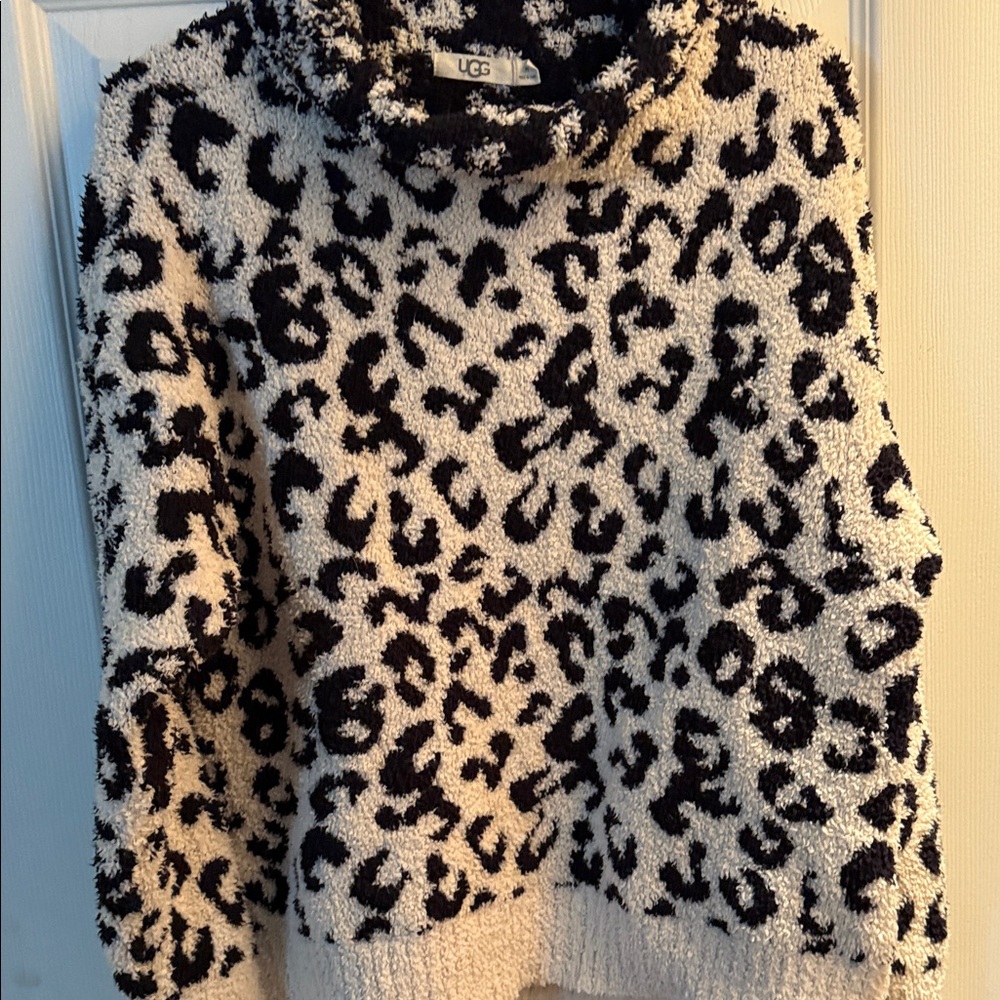 UGG Black and Cream Patterned Sweater - Picture 4 of 8